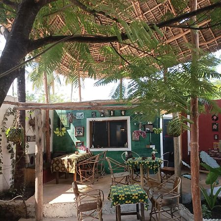 Mamarasta Bed & Breakfast Bwejuu Luaran gambar