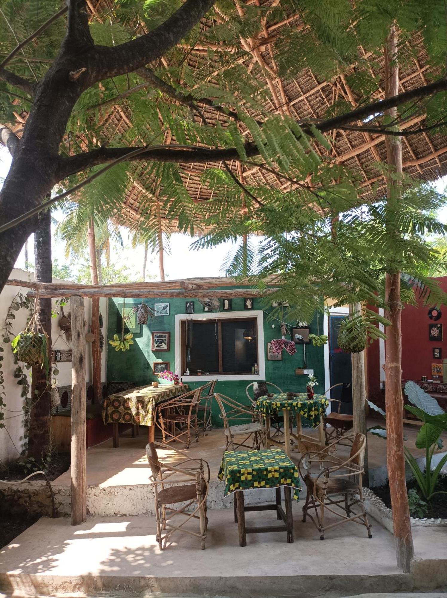 Mamarasta Bed & Breakfast Bwejuu Luaran gambar